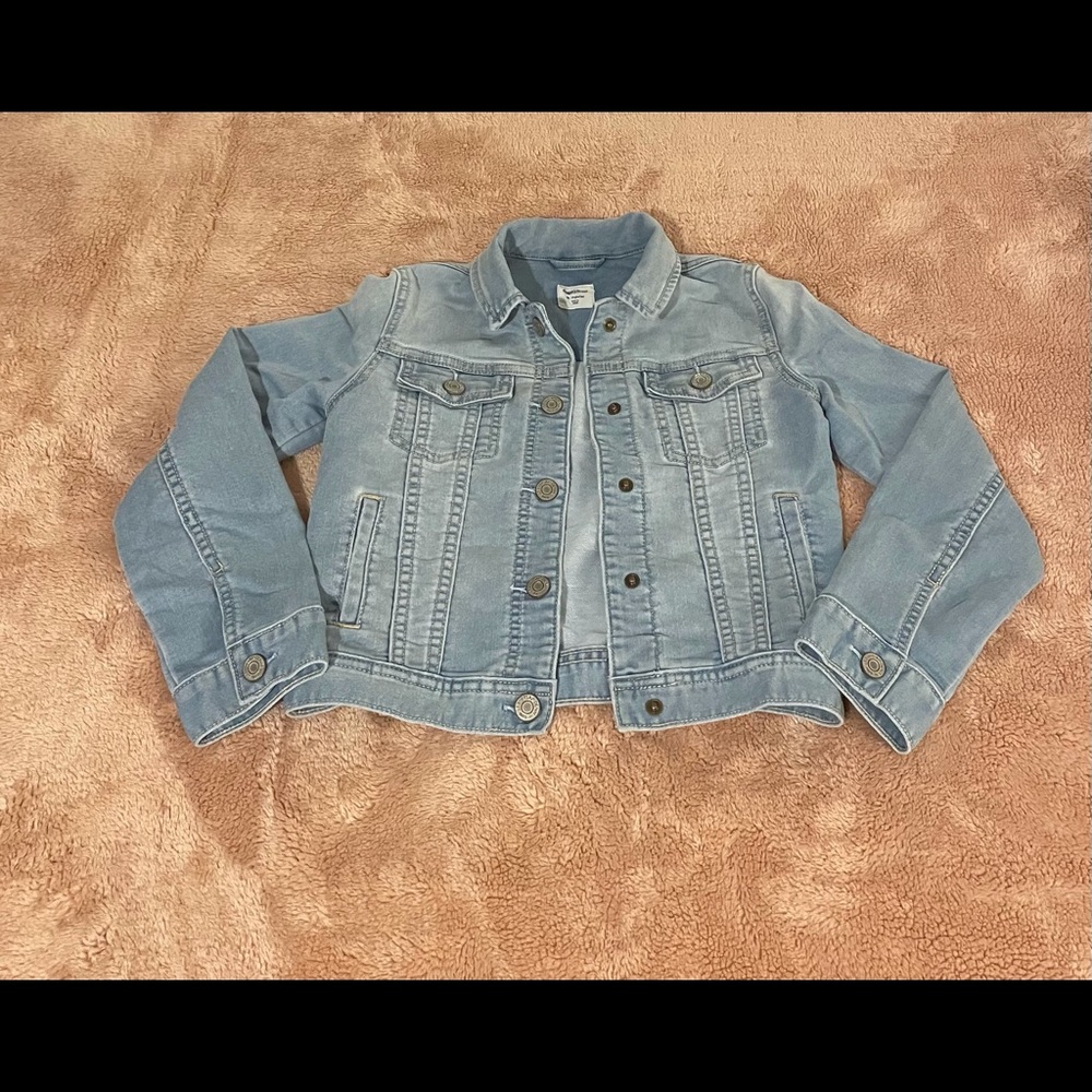 Gap girl’s light wash jean jacket